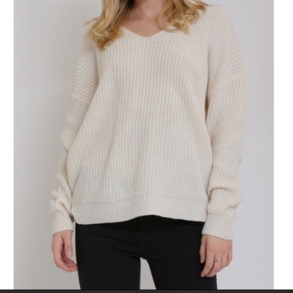 ✨LAST ONE✨Off white/light beige twist back sweater - Picture 5 of 5